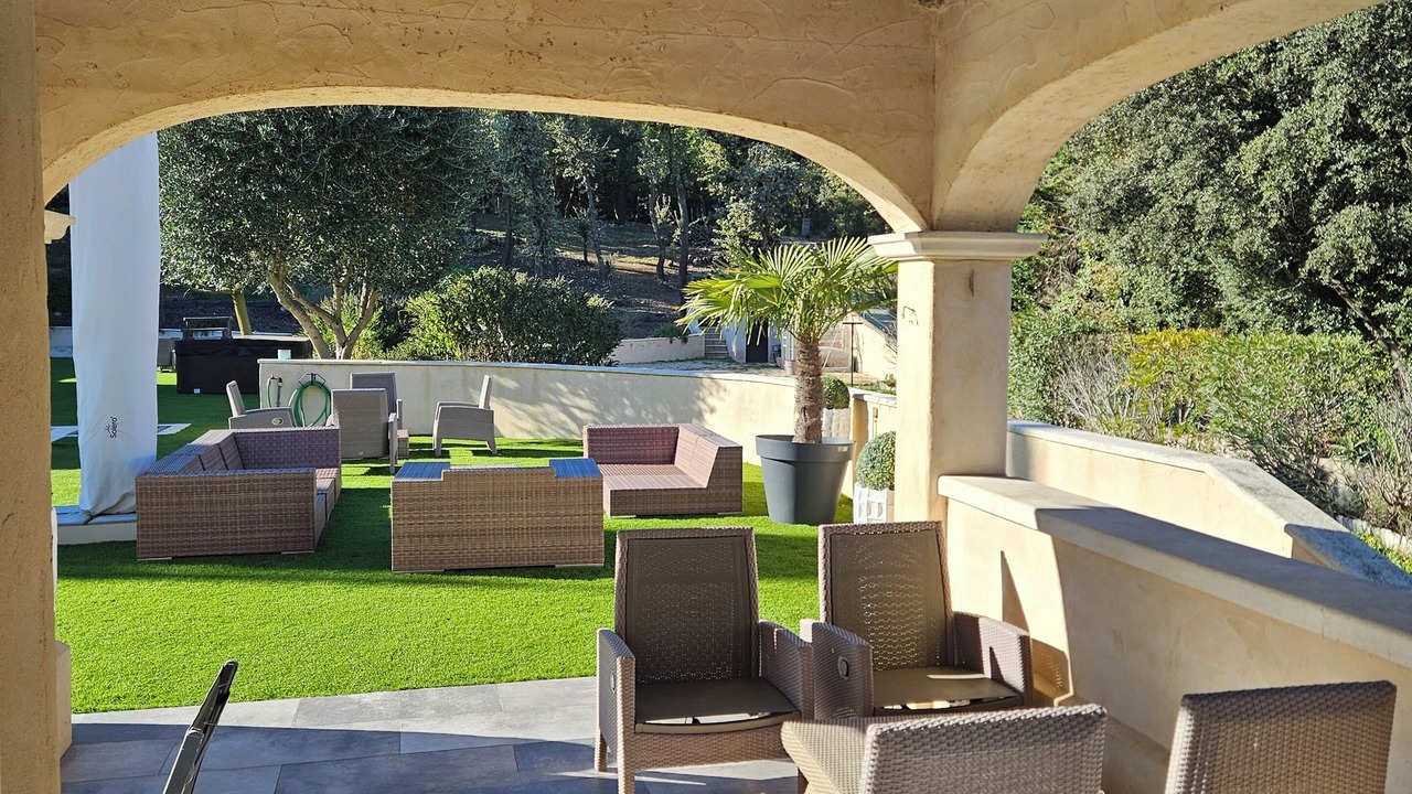 Photo of Patio Balcony in Mimet