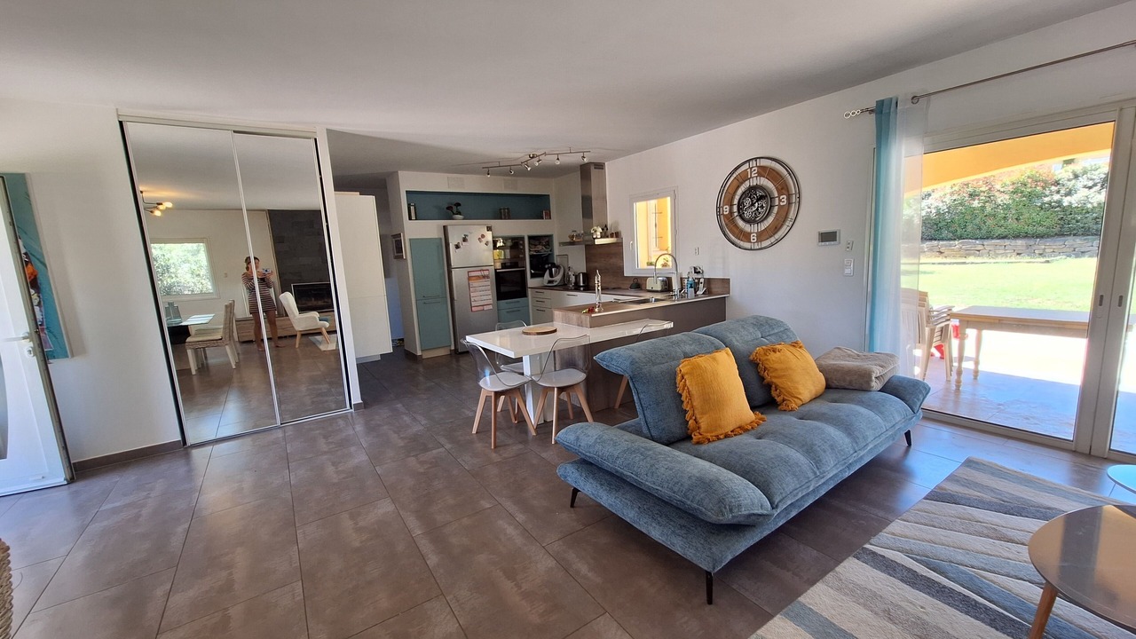 Photo of Livingroom in Simiane-Collongue