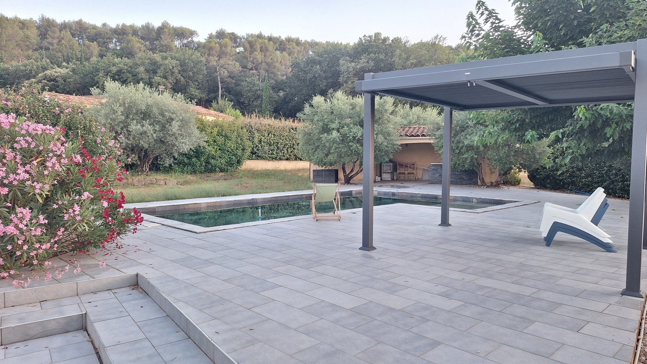 Photo of Outdoor in Simiane-Collongue