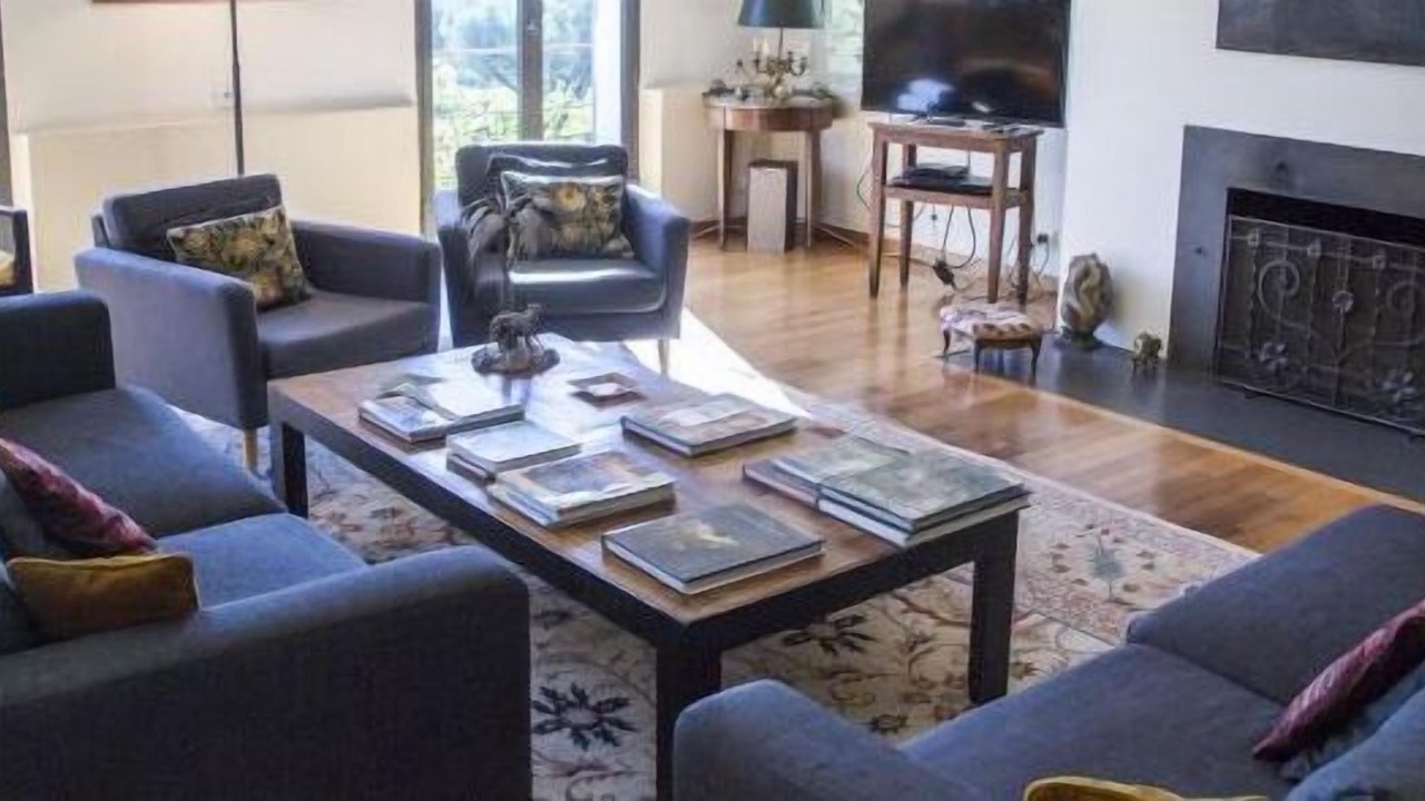 Photo of Livingroom in Mouries