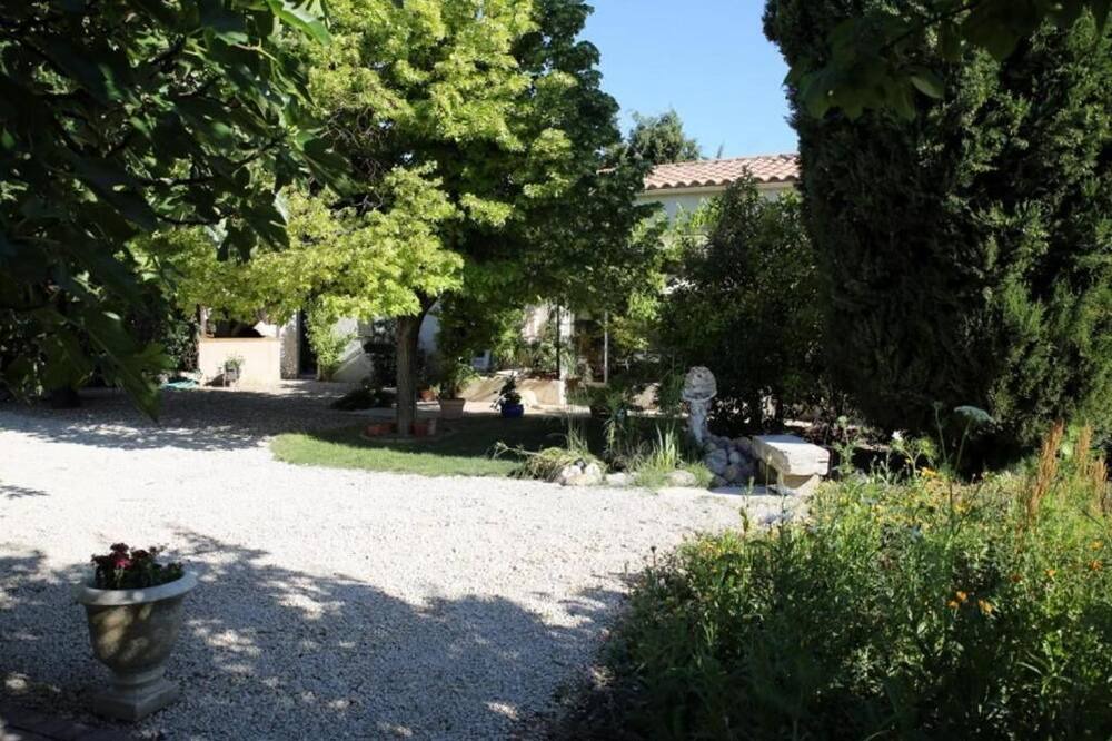 Photo of Outdoor in Saint-Andiol