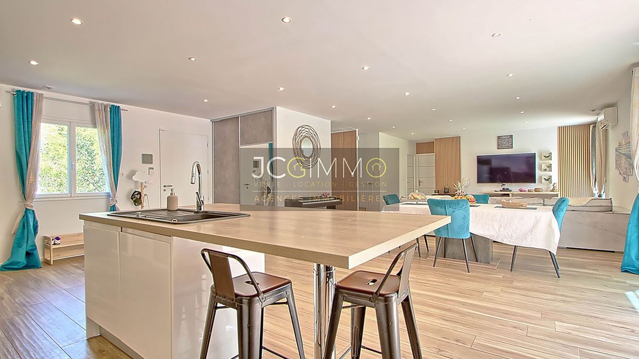 Photo of Kitchen in La Crau