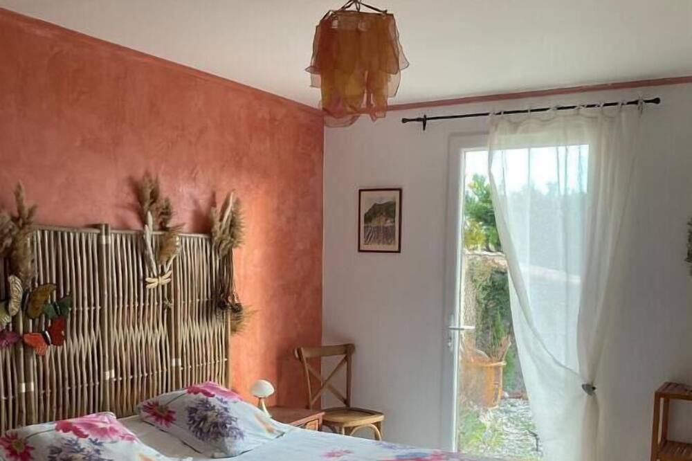 Photo of Bedroom in Cabrieres-dʼAigues