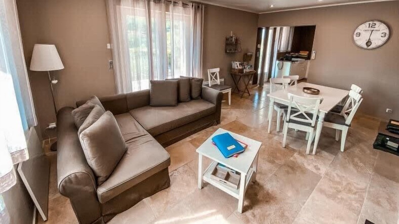 Photo of Livingroom in Apt
