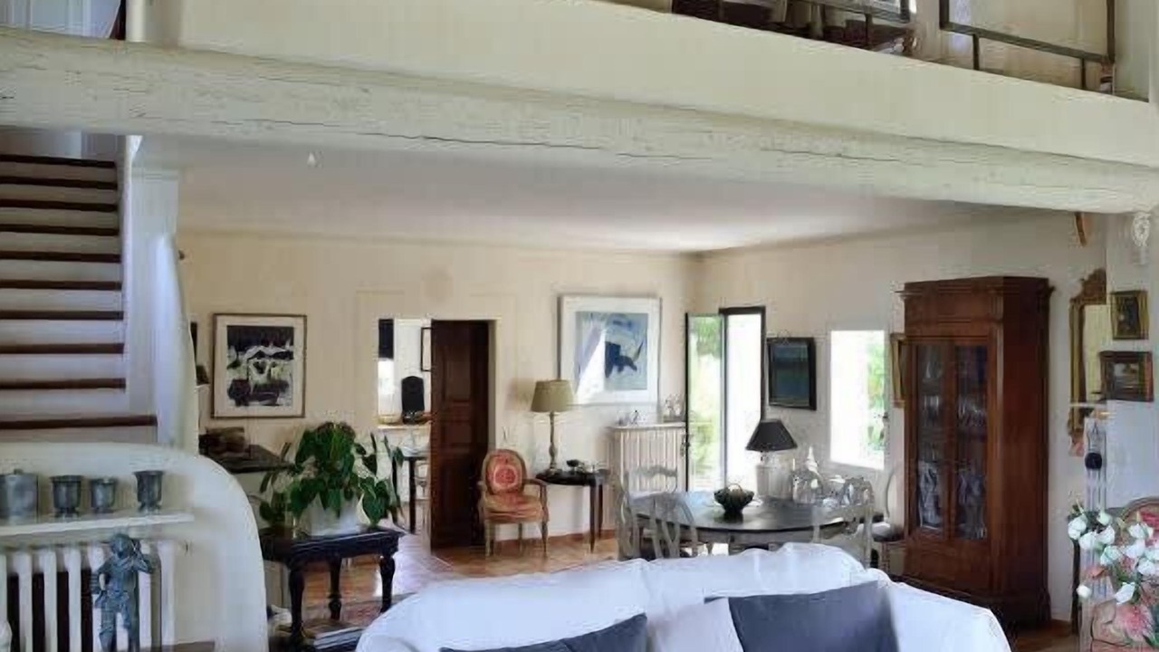 Photo of Livingroom in Apt