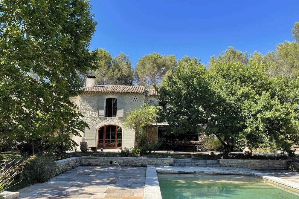Photo of Outdoor in Lambesc