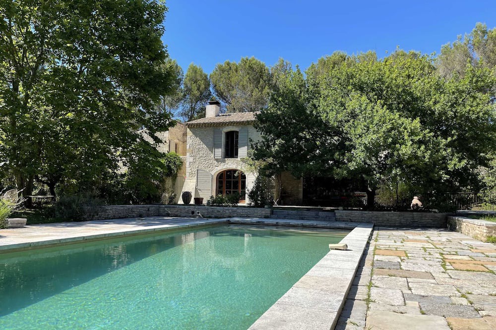 Photo of Outdoor in Lambesc