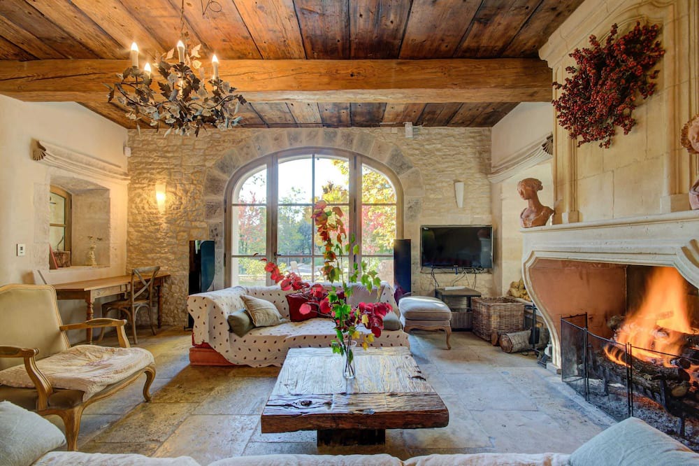Photo of Livingroom in Lambesc