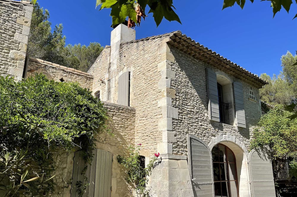 Photo of Outdoor in Lambesc