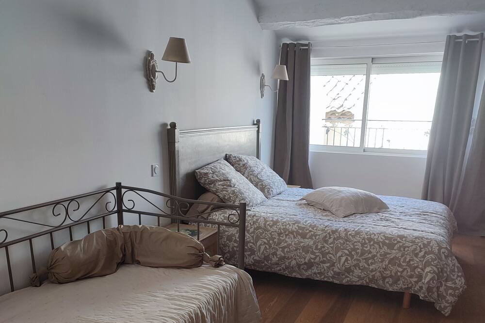 Photo of Bedroom in Tourbes