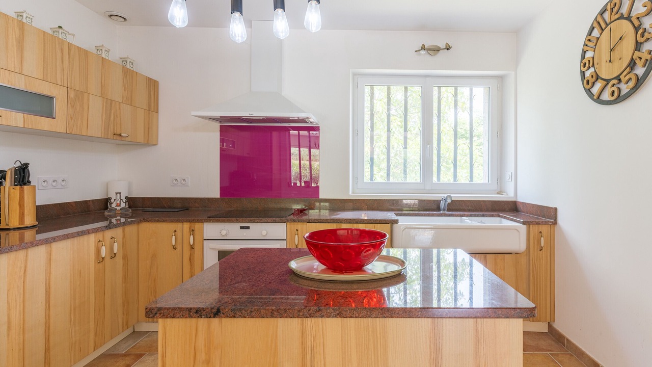 Photo of Kitchen in Montjustin
