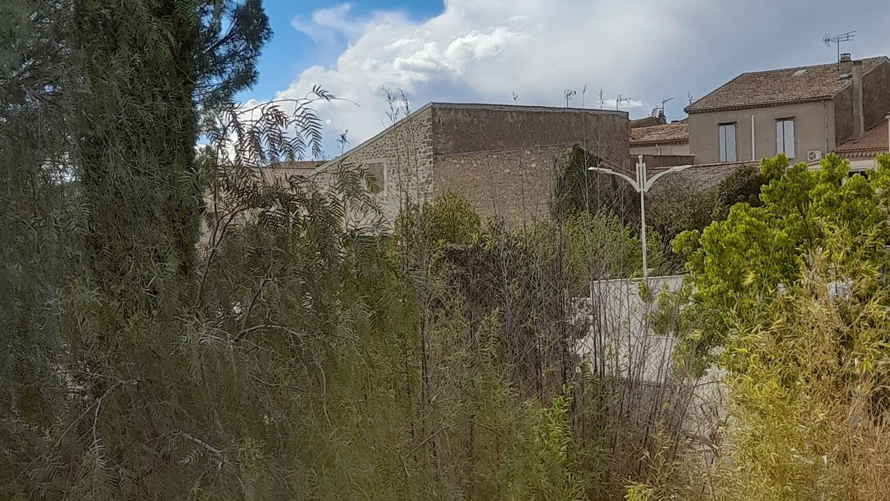 Photo of Buildings in Saint-Genies-de-Fontedit
