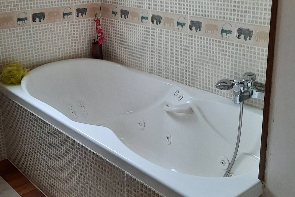 Photo of Bathroom in Ceyreste