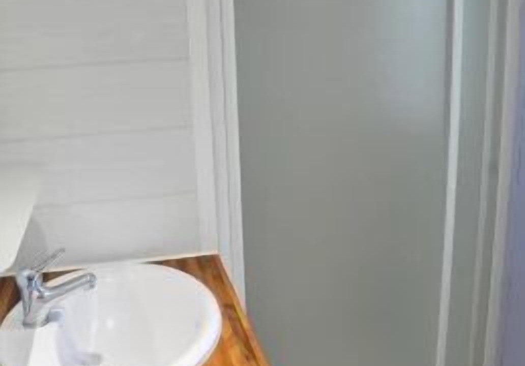 Photo of Bathroom in Castelnau-de-Guers