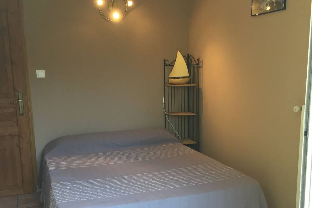 Photo of Bedroom in Pierrefeu-du-Var