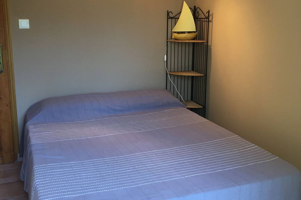 Photo of Bedroom in Pierrefeu-du-Var