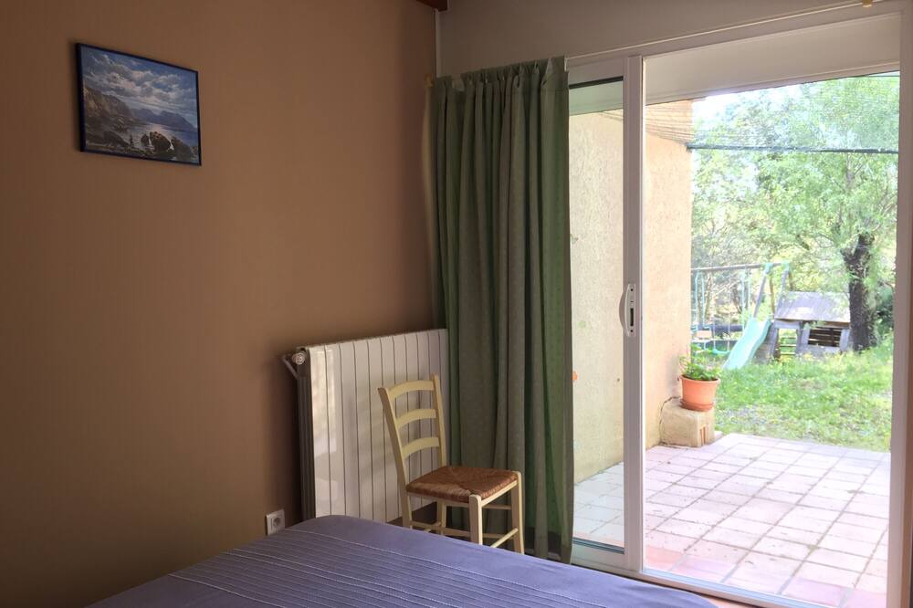 Photo of Bedroom in Pierrefeu-du-Var