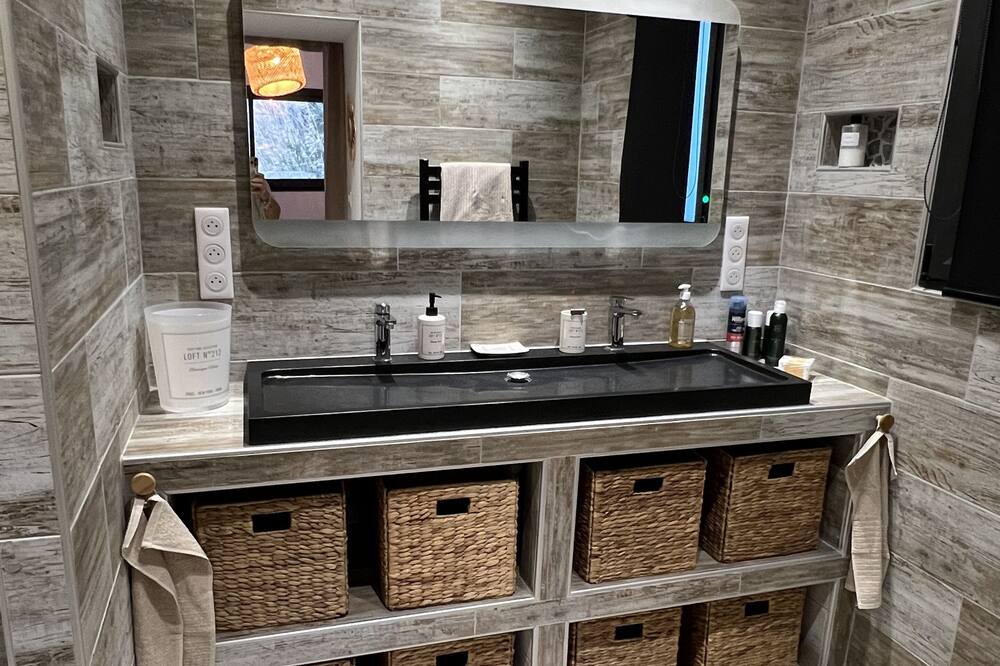Photo of Bathroom in Istres