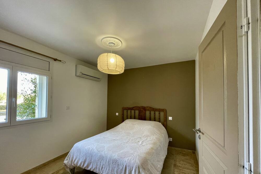 Photo of Bedroom in Arles