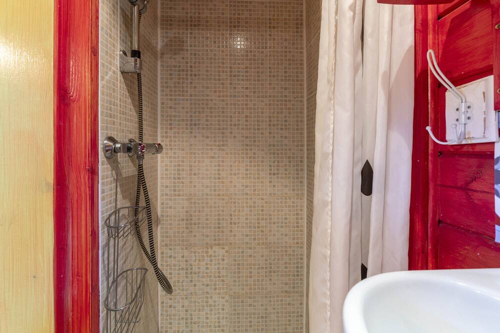 Photo of Bathroom in St.-Remy-de-Provence