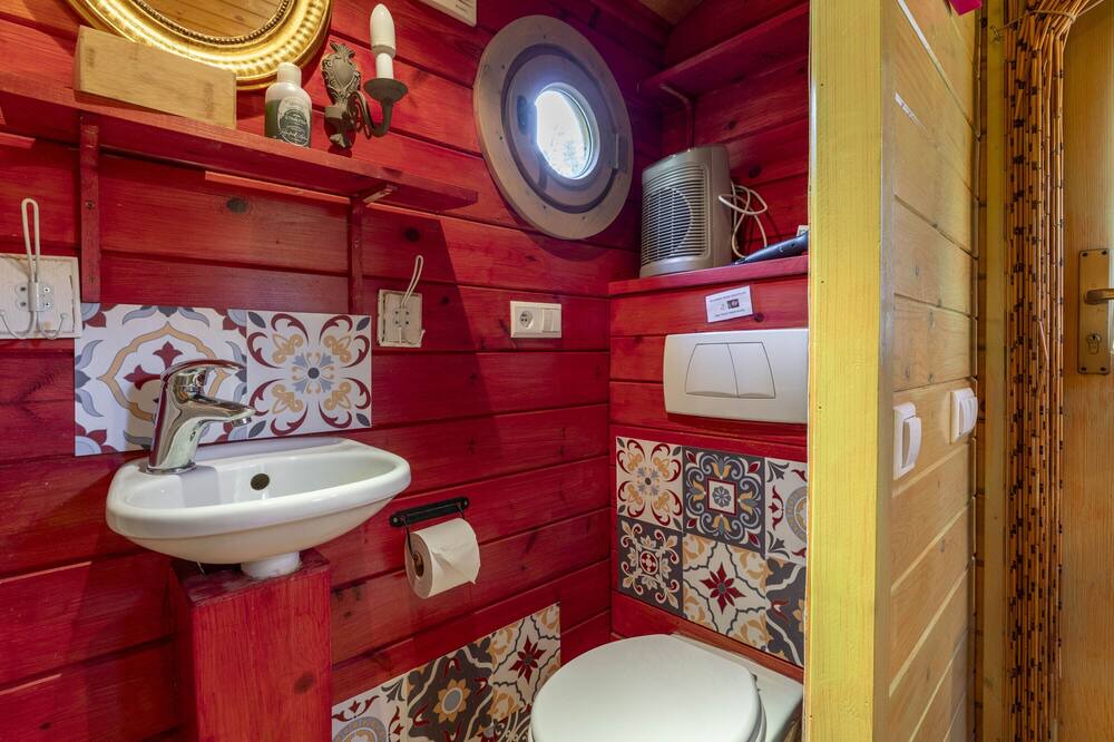 Photo of Bathroom in St.-Remy-de-Provence