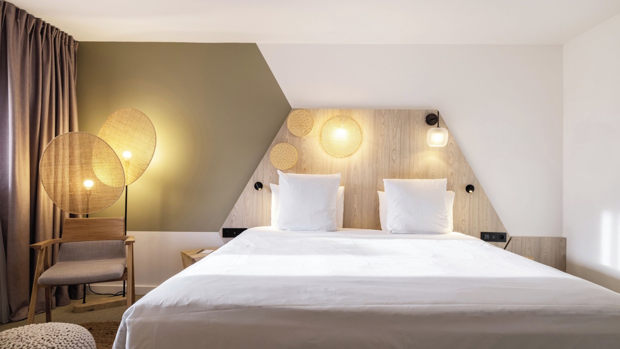 Photo of Bedroom in Mandelieu-La-Napoule