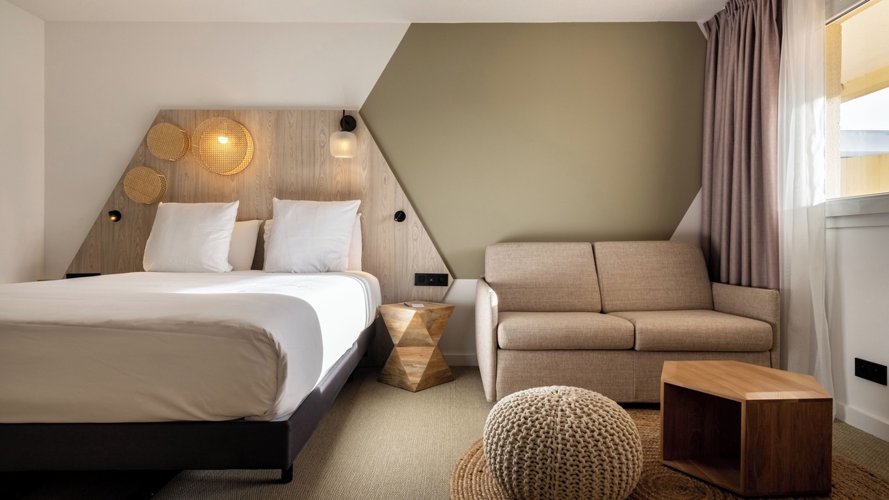 Photo of Bedroom in Mandelieu-La-Napoule