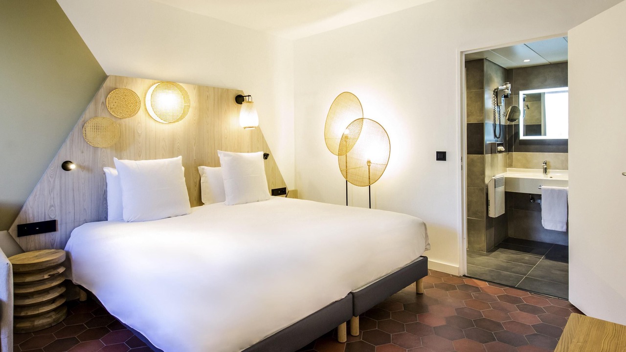 Photo of Bedroom in Mandelieu-La-Napoule