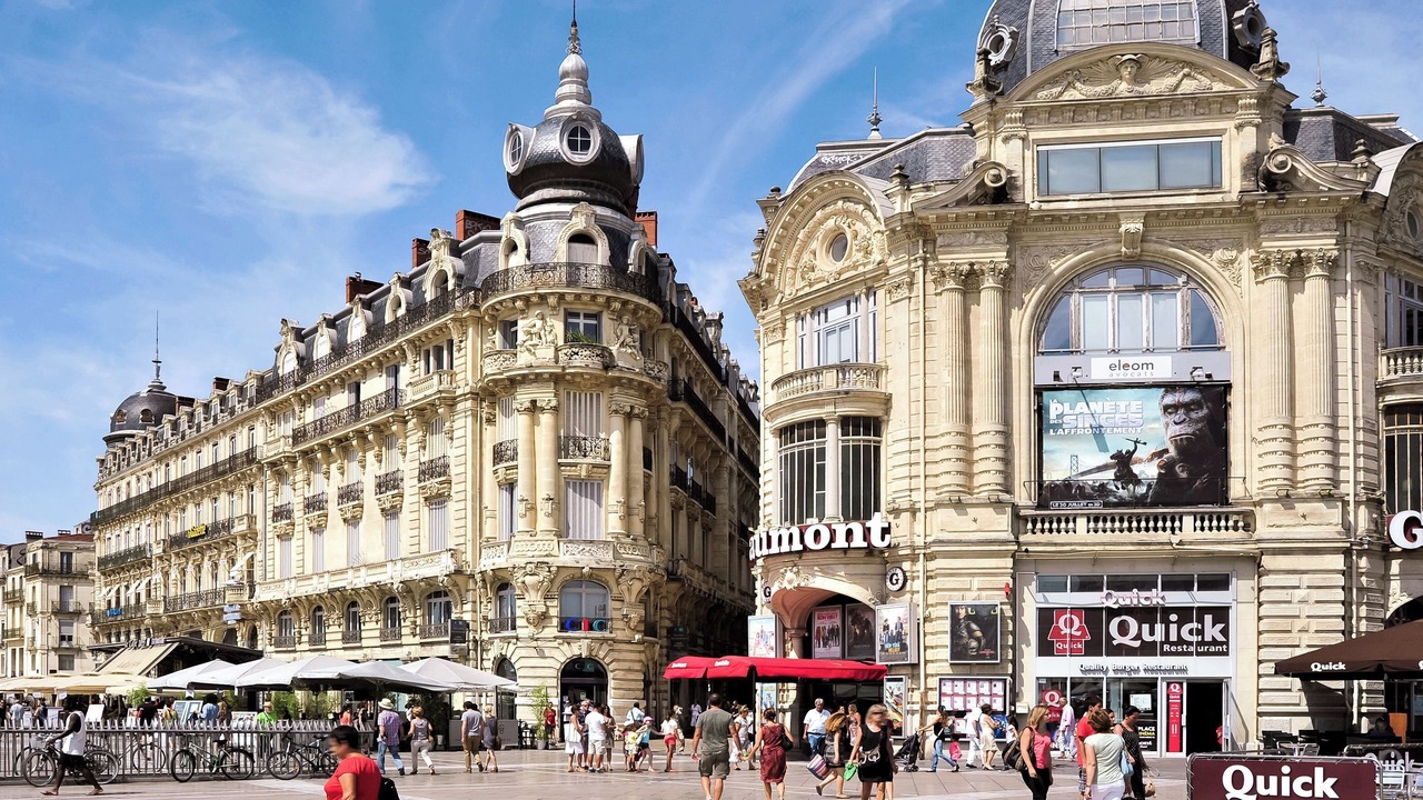 Photo of Others in Comedie