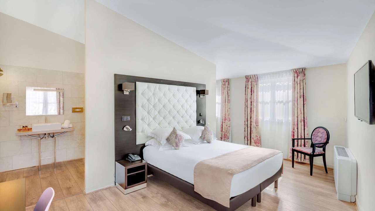 Photo of Bedroom in Nimes City Centre