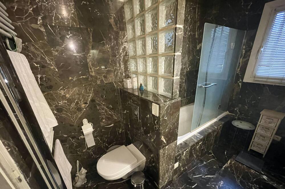 Photo of Bathroom in La Calmette