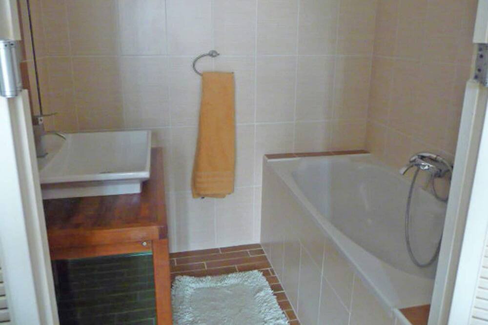 Photo of Bathroom in Reillanne