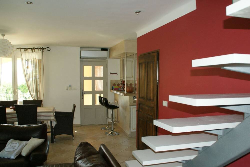 Photo of Livingroom in Reillanne