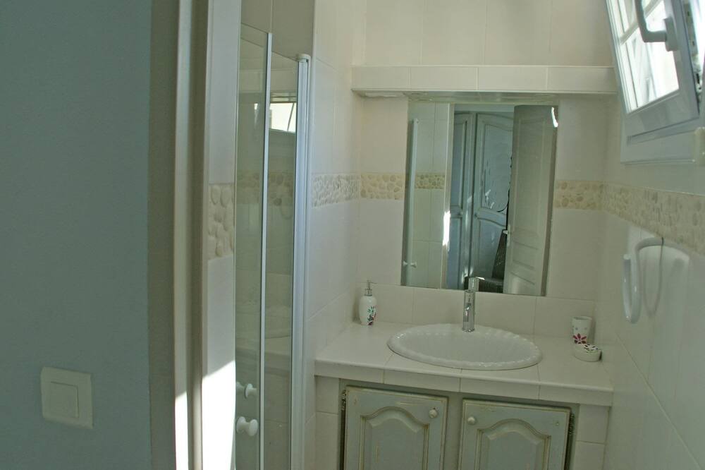 Photo of Bathroom in Reillanne