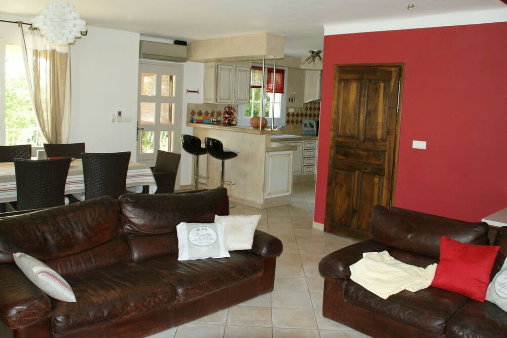 Photo of Livingroom in Reillanne