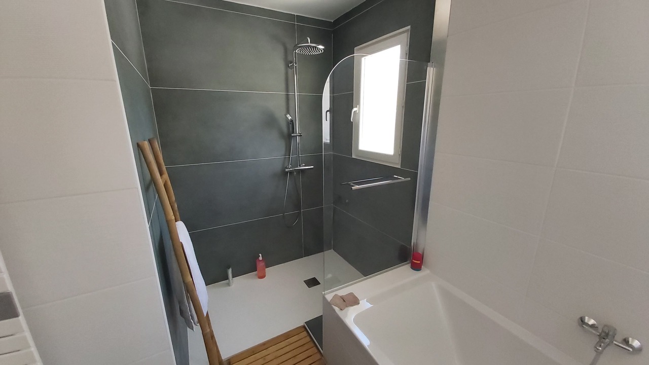 Photo of Bathroom in Saint-Chaptes