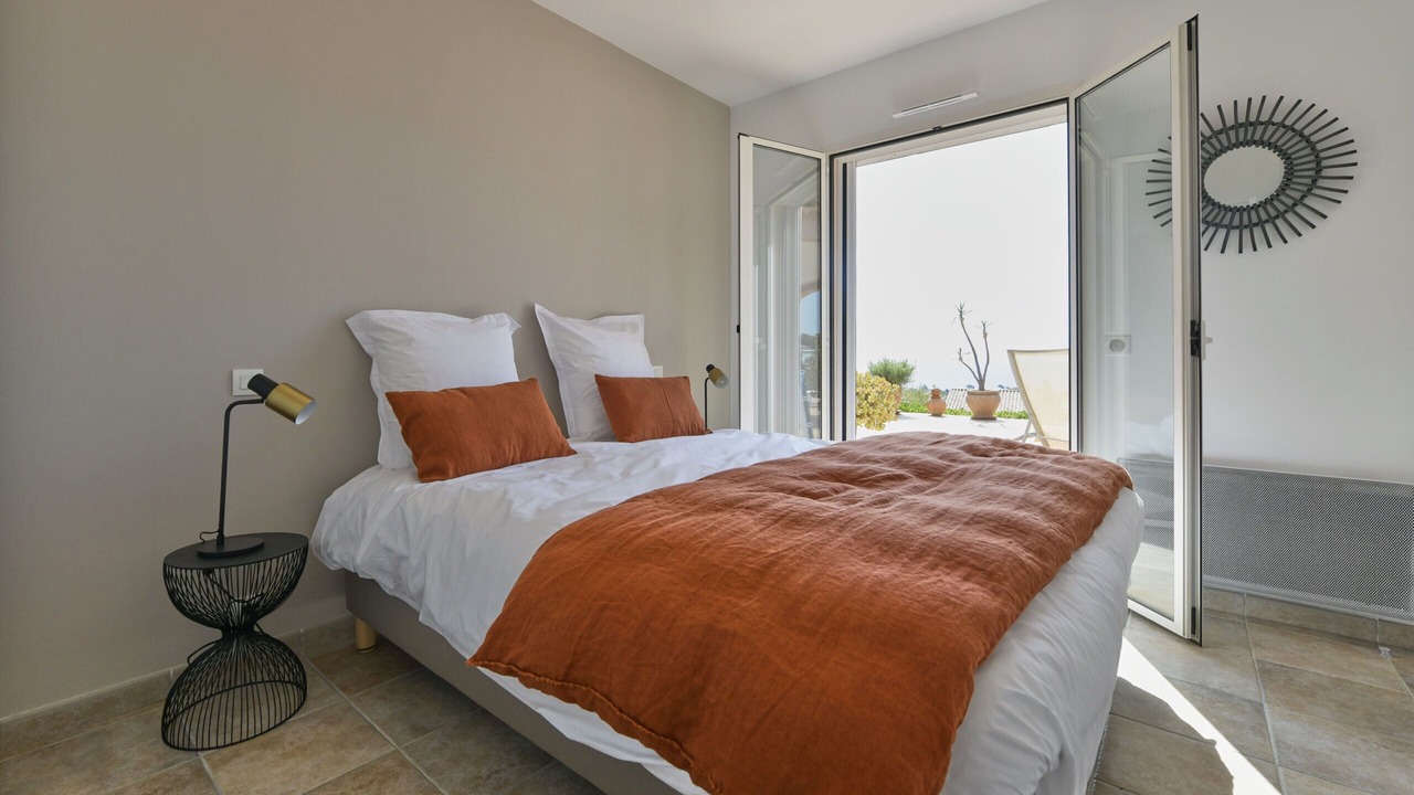 Photo of Bedroom in Saint-Aygulf