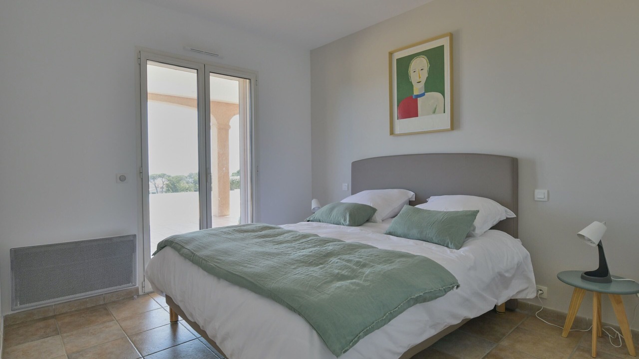 Photo of Bedroom in Saint-Aygulf