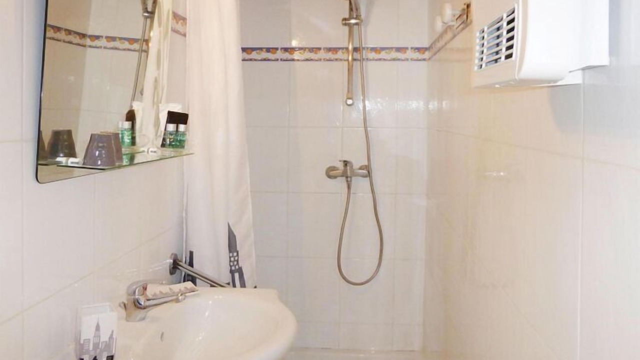 Photo of Bathroom in Bellegarde
