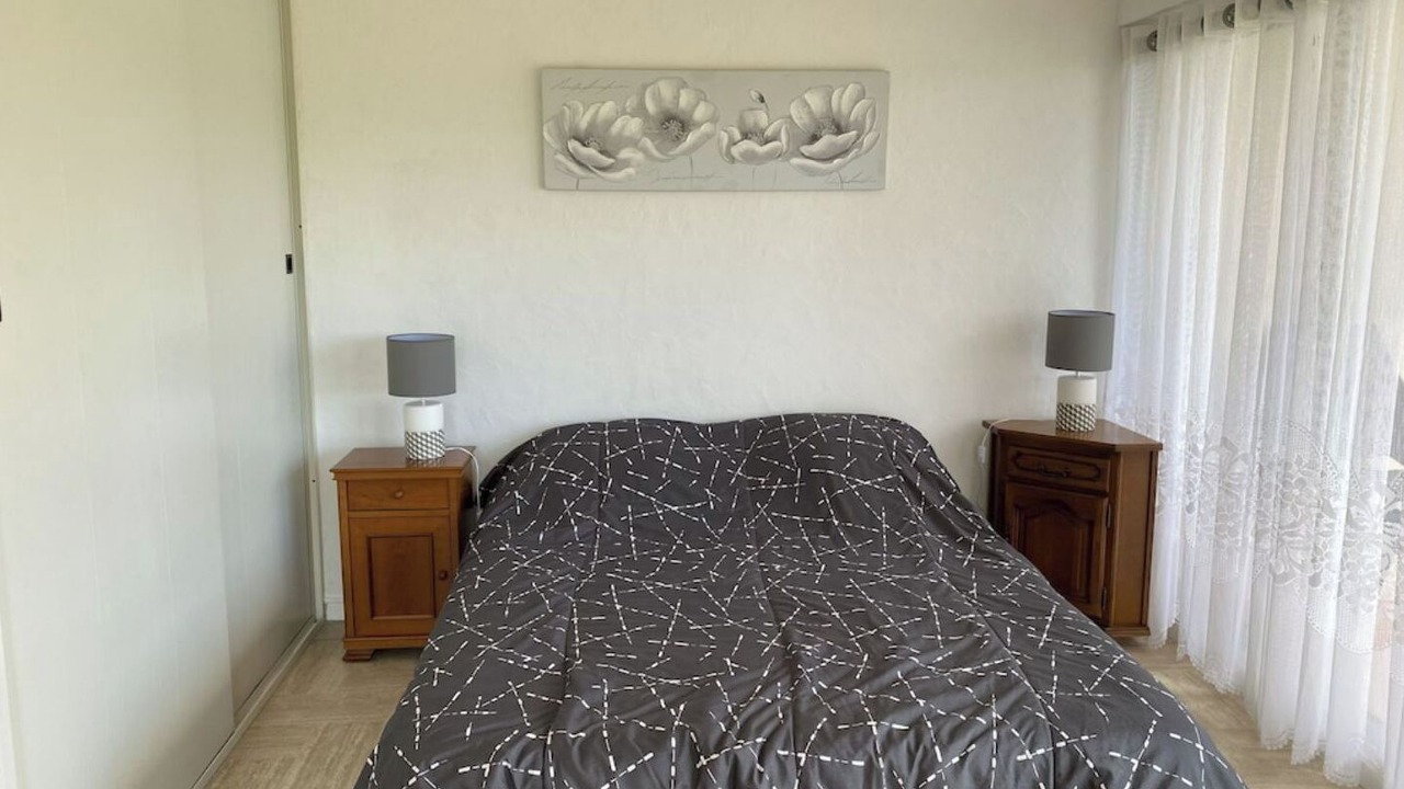 Photo of Bedroom in Mandelieu-La-Napoule