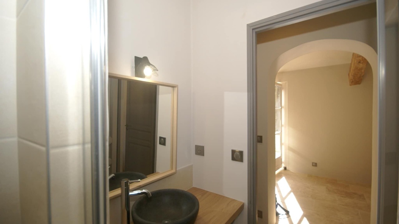 Photo of Bathroom in Eyragues