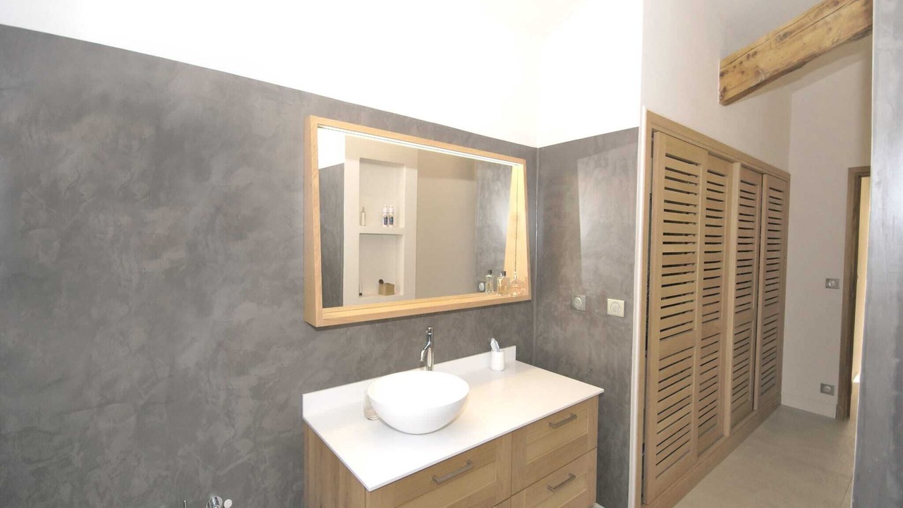 Photo of Bathroom in Eyragues