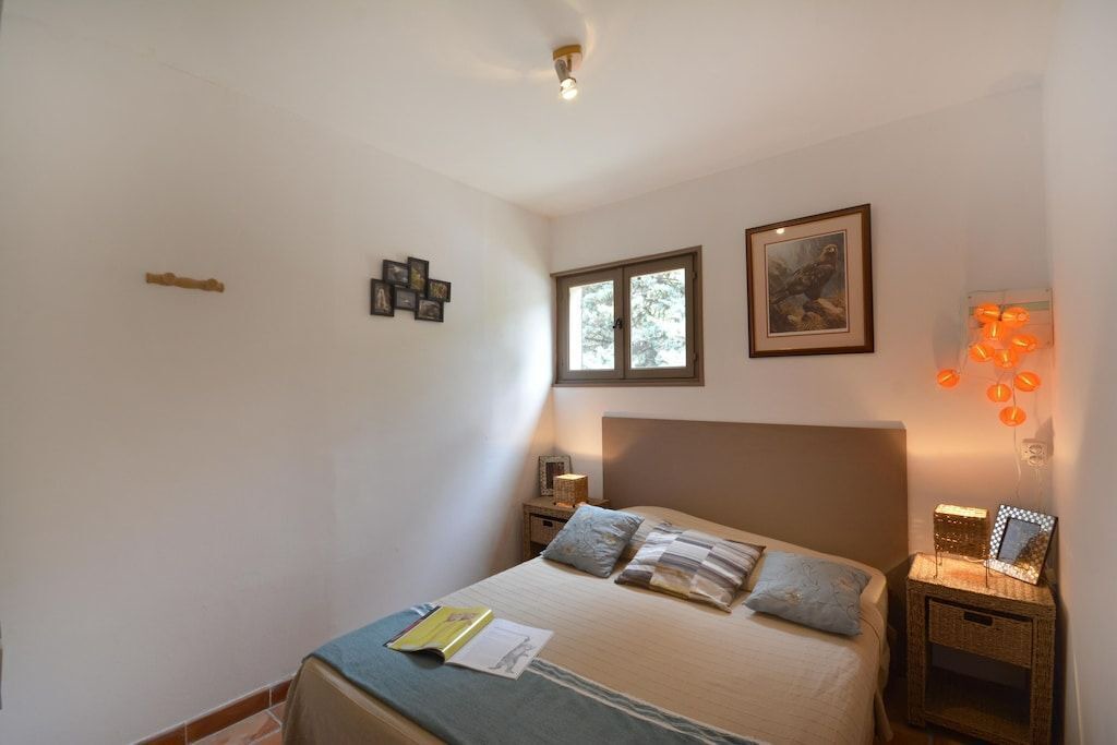Photo of Bedroom in Les Baux-de-Provence
