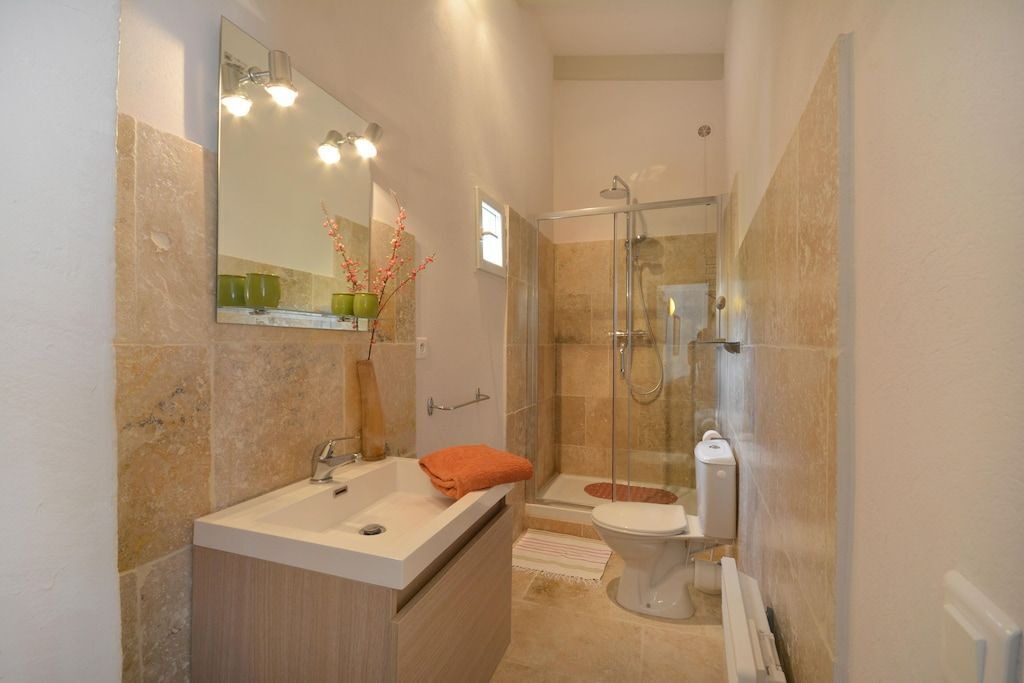 Photo of Bathroom in Les Baux-de-Provence