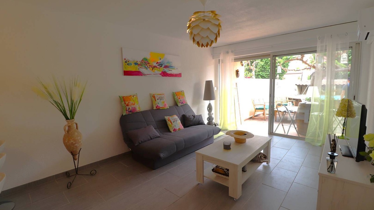 Photo of Livingroom in Le Grau-Du-Roi