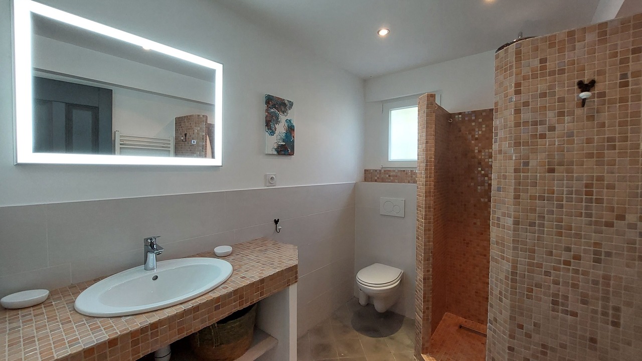Photo of Bathroom in St.-Remy-de-Provence