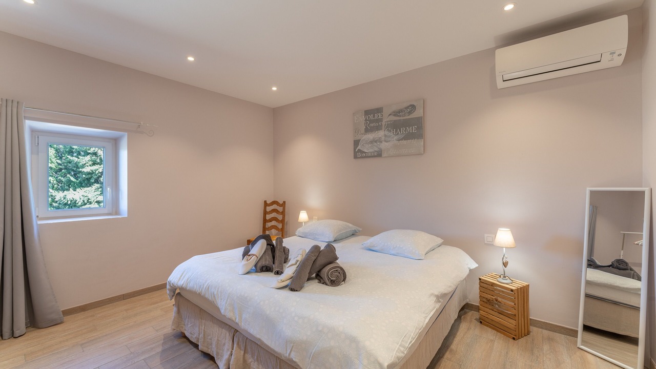 Photo of Bedroom in Plan-d'Orgon