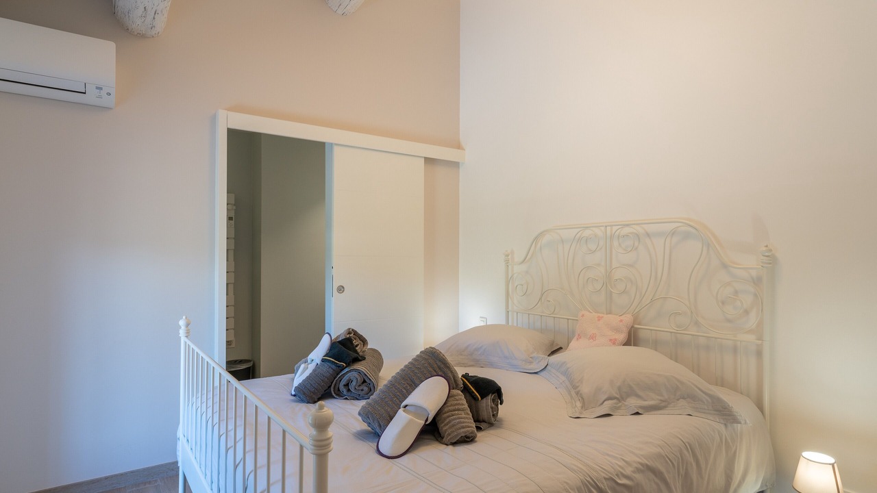 Photo of Bedroom in Plan-d'Orgon