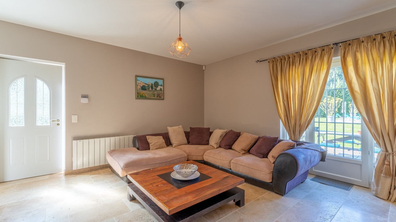 Photo of Livingroom in Plan-d'Orgon