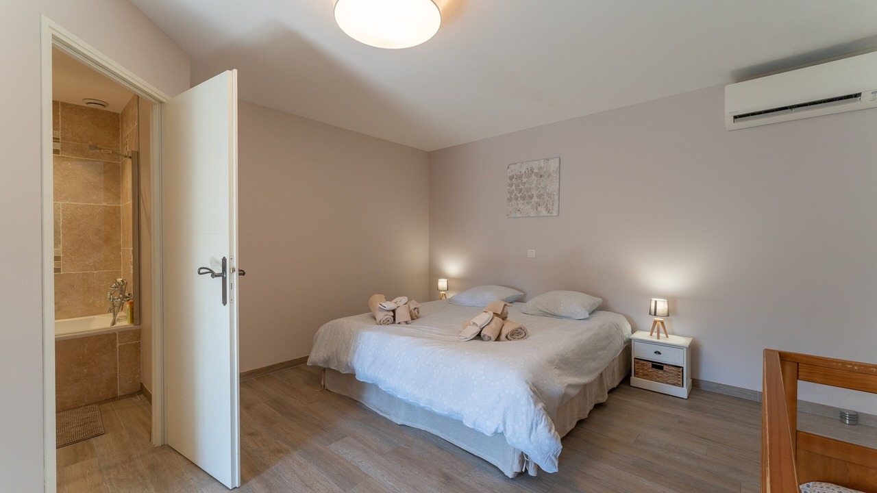 Photo of Bedroom in Plan-d'Orgon